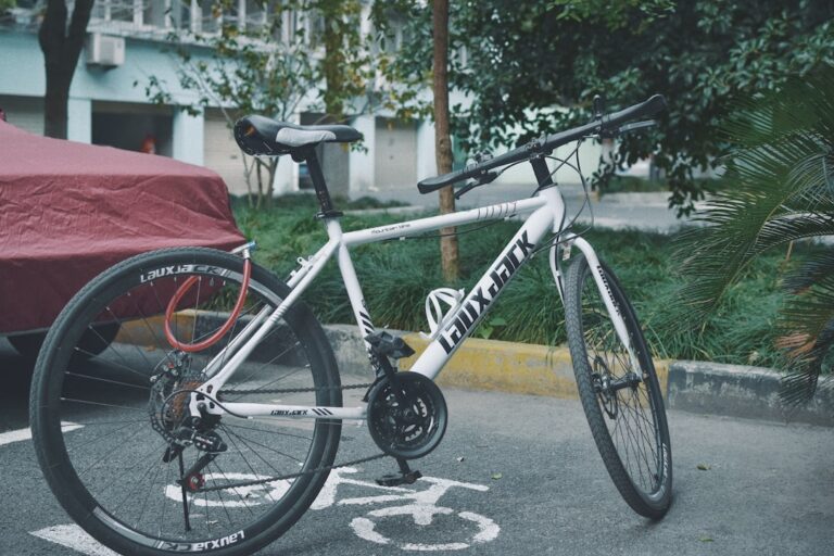 Enduro dla seniorów: bezpieczne wejście w sport w późniejszym wieku